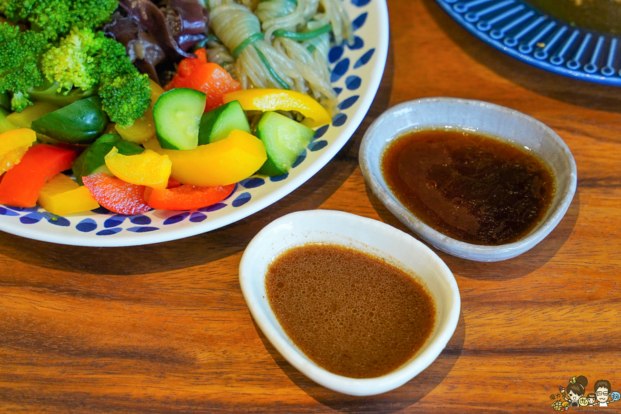 入素蔬食滷味 高雄素食 素食滷味 冰滷味 好吃滷味 麵食 素肉燥 推薦 必吃