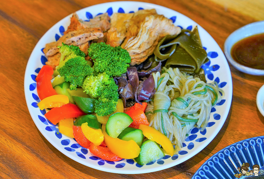 入素蔬食滷味 高雄素食 素食滷味 冰滷味 好吃滷味 麵食 素肉燥 推薦 必吃