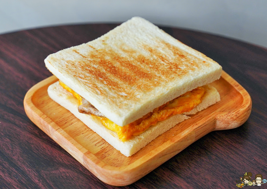 高雄早餐 早午餐 喜得 吐司 概念館 新潮 日系 時尚 網美 炭火 三明治 炭烤