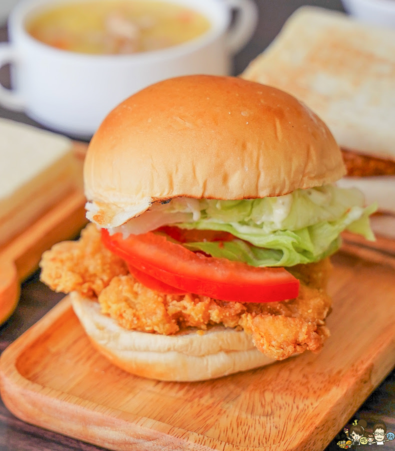 高雄早餐 早午餐 喜得 吐司 概念館 新潮 日系 時尚 網美 炭火 三明治 炭烤