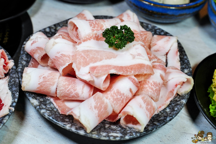 漢神巨蛋美食 火鍋 聚餐首選 推薦 必吃 高雄老店 鍋物 肉肉 海鮮 約會 網美餐廳