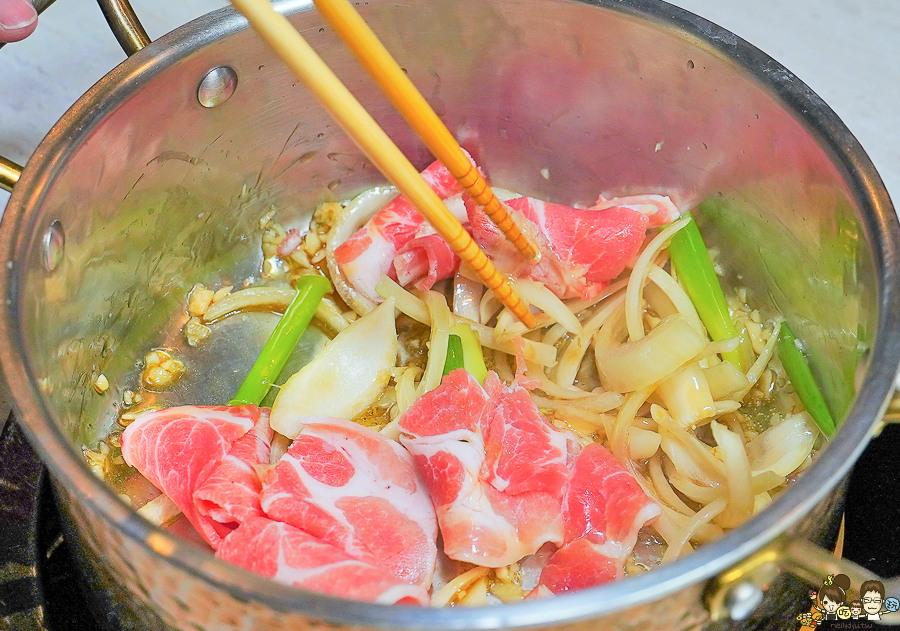 漢神巨蛋美食 火鍋 聚餐首選 推薦 必吃 高雄老店 鍋物 肉肉 海鮮 約會 網美餐廳