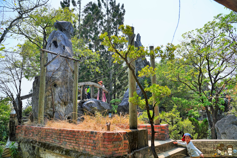 楠西萬佛寺|台南旅遊景點、台版吳哥窟.免費玩樂 台南好玩 親子 踏青 旅遊