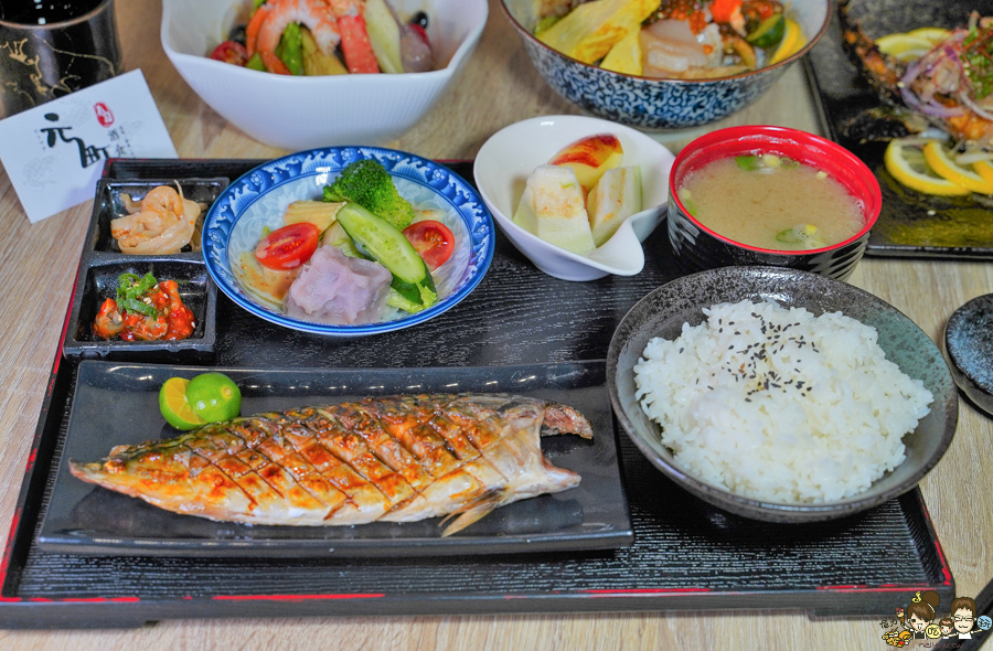 元町日式食堂|定食套餐、丼飯、刺身 高雄美食 必吃 生魚片 烏龍麵 三民區美食