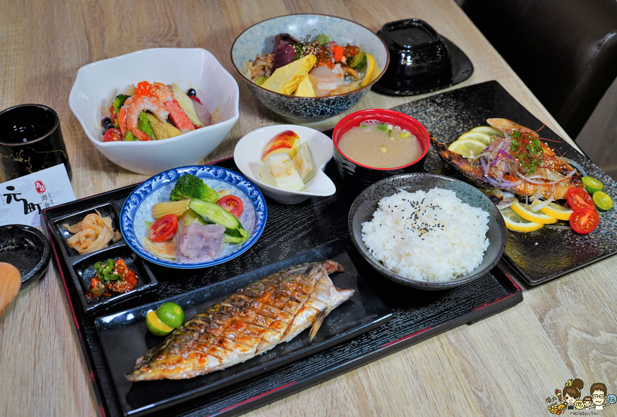 元町日式食堂|定食套餐、丼飯、刺身 高雄美食 必吃 生魚片 烏龍麵 三民區美食