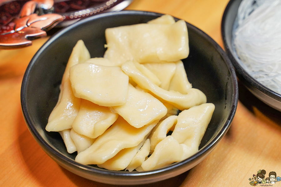 火鍋 花花世界 高雄秘境 美食 鍋物 龍蝦 海鮮 肉食控 巷弄 北高雄美食 聚餐 捷運美食