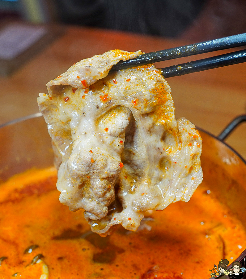 火鍋 花花世界 高雄秘境 美食 鍋物 龍蝦 海鮮 肉食控 巷弄 北高雄美食 聚餐 捷運美食