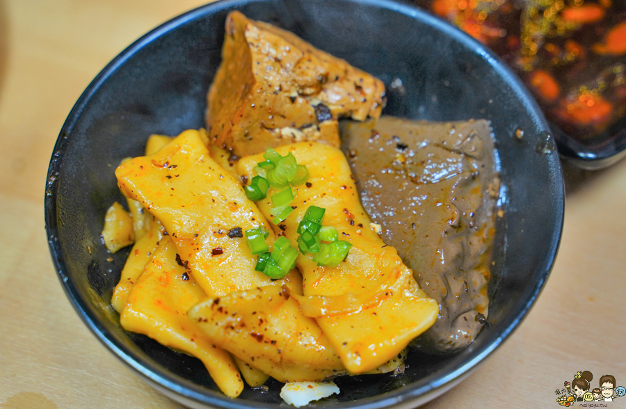 火鍋 花花世界 高雄秘境 美食 鍋物 龍蝦 海鮮 肉食控 巷弄 北高雄美食 聚餐 捷運美食