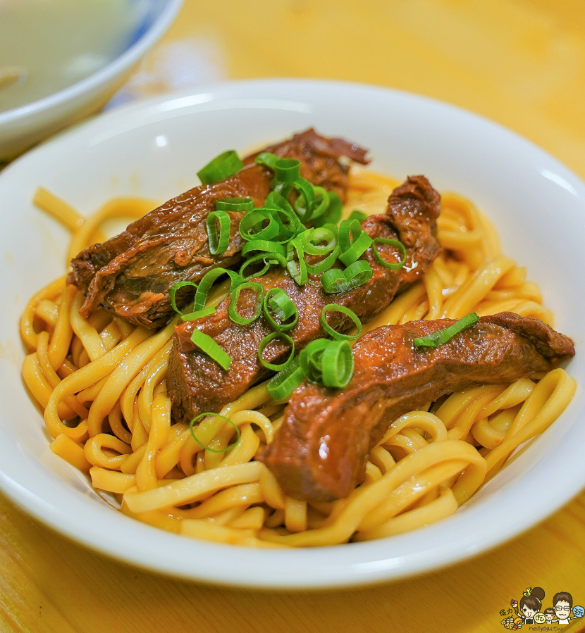 市場美食 牛肉拌麵 我執我執-台灣最強牛肉拌麵、肉燥飯、鮮魚湯 高雄必吃