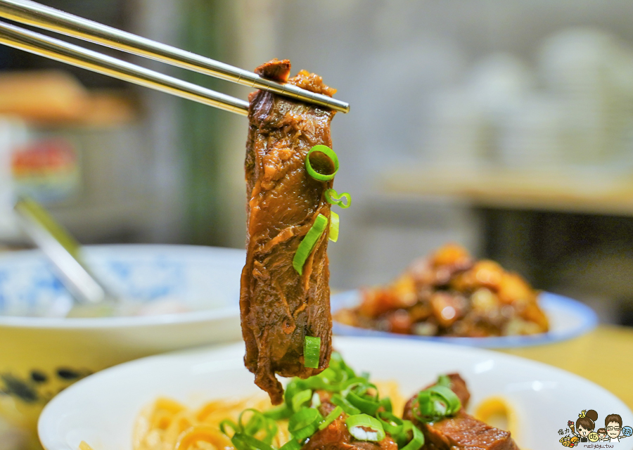 市場美食 牛肉拌麵 我執我執-台灣最強牛肉拌麵、肉燥飯、鮮魚湯 高雄必吃