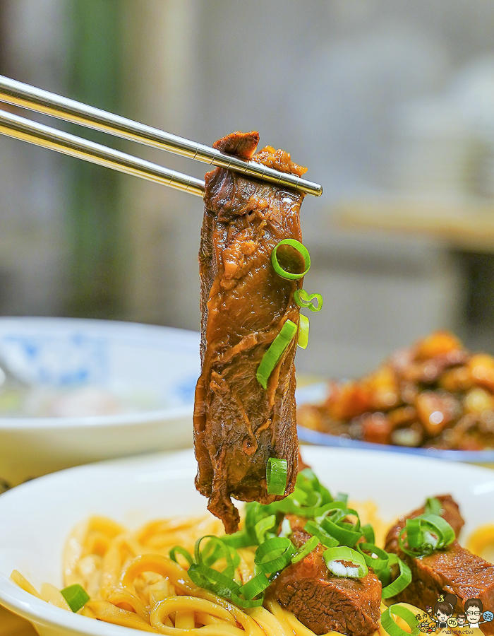 市場美食 牛肉拌麵 我執我執-台灣最強牛肉拌麵、肉燥飯、鮮魚湯 高雄必吃