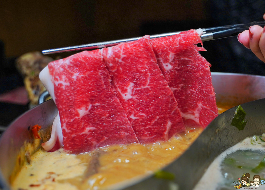 和牛 火鍋 鍋物 吃到飽 肉食控 肉肉控 海鮮 必吃 星野肉肉鍋 高鐵 百貨美食 聚餐 約會 慶生 家庭聚會 