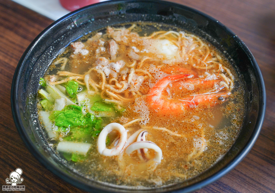 小搞搞 創意 蛋餅 古早味麵糊 好吃蛋餅 鍋燒麵 焦糖布丁 巷弄美食 高雄必吃 排隊美食 炒飯 炒泡麵蛋餅 獨家 自創 食尚玩家