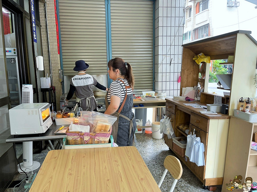 貓咪吐司 蛋餅 麵糊蛋餅 好吃早餐 點秋香 巷弄早餐 排隊早餐 人氣 愛河之心