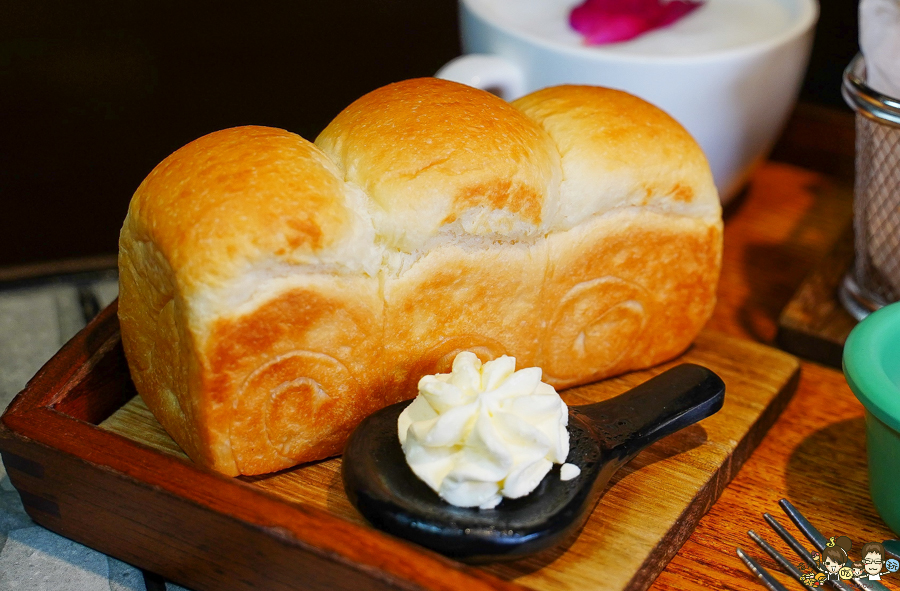 多一點咖啡 早午餐 高雄必吃 高雄美食 吐司 麵包 甜點 下午茶 聚餐 約會