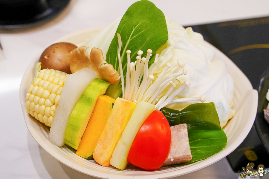 好好鍋 肉盤 大肉盤 火鍋 鍋物 網美火鍋 屏東火鍋 高雄火鍋 美食 必吃 便宜 高CP