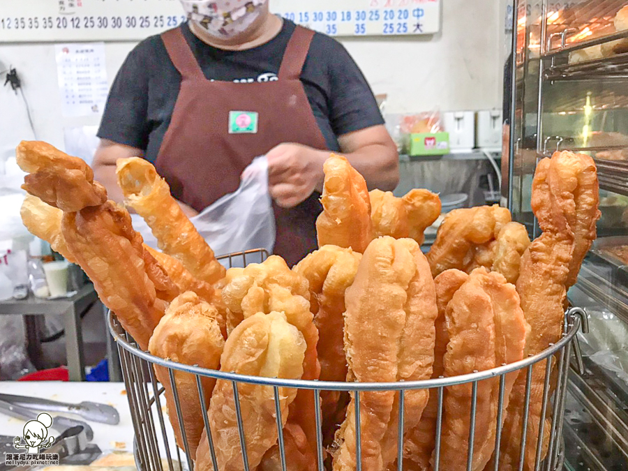 高雄早餐 燒餅油條 豆漿 人氣早餐 傳統早餐 必吃 老店 好吃 必吃 厚皮 小籠包