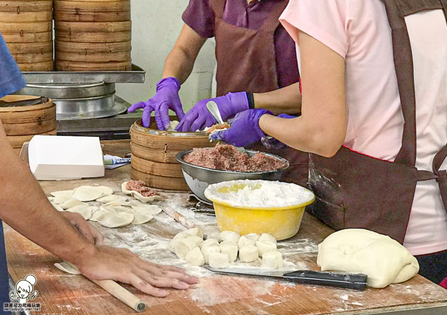 高雄早餐 燒餅油條 豆漿 人氣早餐 傳統早餐 必吃 老店 好吃 必吃 厚皮 小籠包