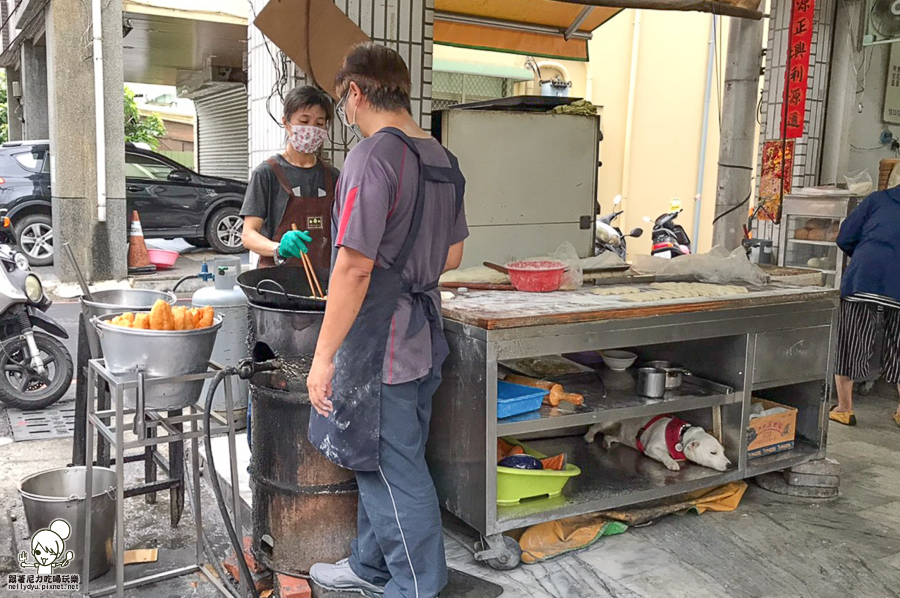 高雄早餐 燒餅油條 豆漿 人氣早餐 傳統早餐 必吃 老店 好吃 必吃 厚皮 小籠包