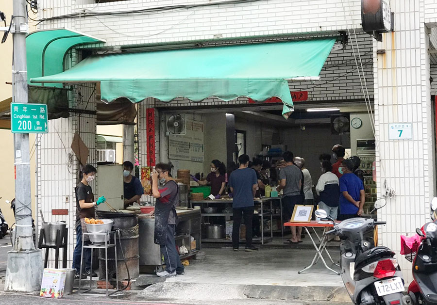 高雄早餐 燒餅油條 豆漿 人氣早餐 傳統早餐 必吃 老店 好吃 必吃 厚皮 小籠包