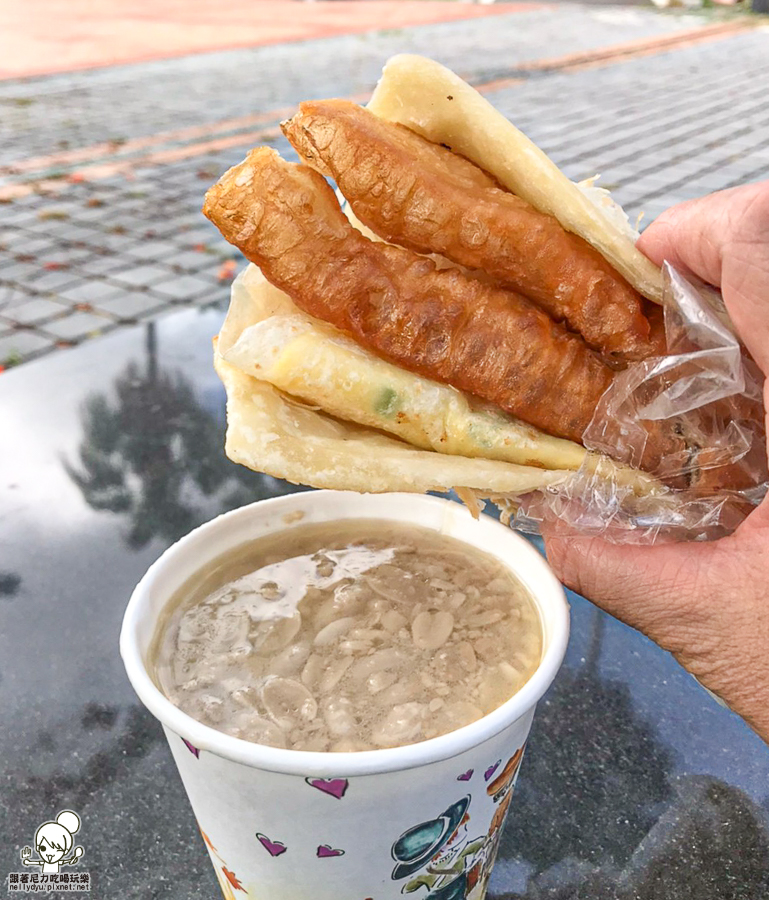 傳統早餐 燒餅油條 花生湯 手做 古早味 懷舊 高雄老店 老字號早餐 必吃 高雄美食 超人氣 蔥油餅