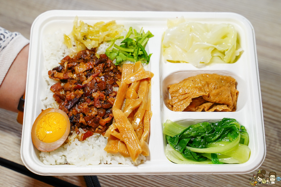 餐盒 外帶美食 外帶餐盒 防疫美食 肉燥飯 麻辣鴨血 恆田手切滷肉飯 高雄美食 巨蛋美食