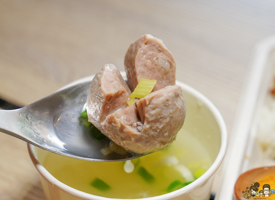 餐盒 外帶美食 外帶餐盒 防疫美食 肉燥飯 麻辣鴨血 恆田手切滷肉飯 高雄美食 巨蛋美食