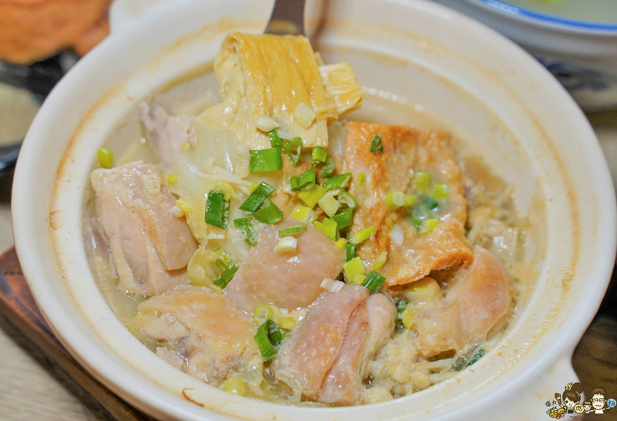 餐盒 外帶美食 外帶餐盒 防疫美食 肉燥飯 麻辣鴨血 恆田手切滷肉飯 高雄美食 巨蛋美食