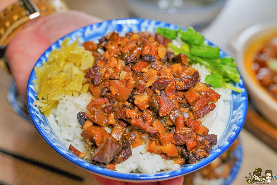 餐盒 外帶美食 外帶餐盒 防疫美食 肉燥飯 麻辣鴨血 恆田手切滷肉飯 高雄美食 巨蛋美食