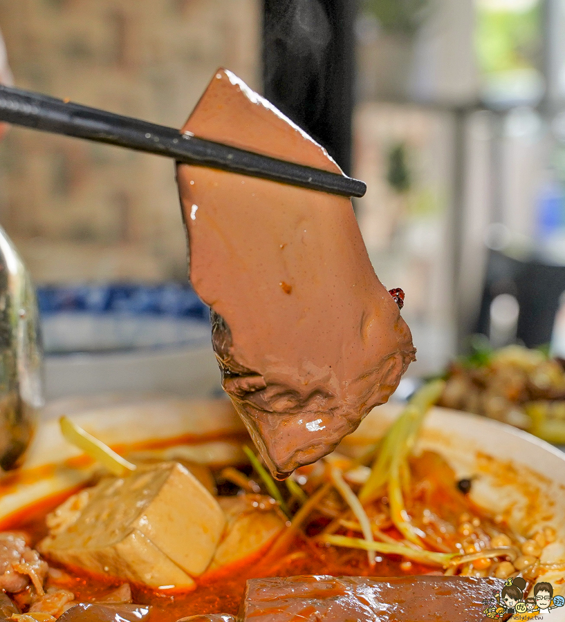 餐盒 外帶美食 外帶餐盒 防疫美食 肉燥飯 麻辣鴨血 恆田手切滷肉飯 高雄美食 巨蛋美食