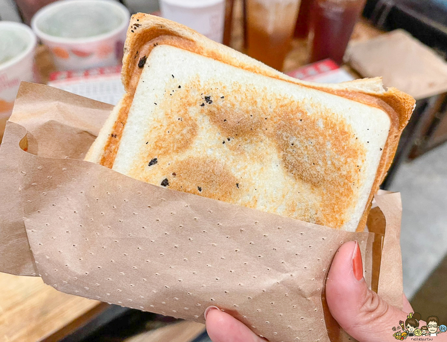 鹽埕美食 必吃 熱壓吐司 高雄美食 甜食 甜點 晚餐 消夜 好吃 必吃