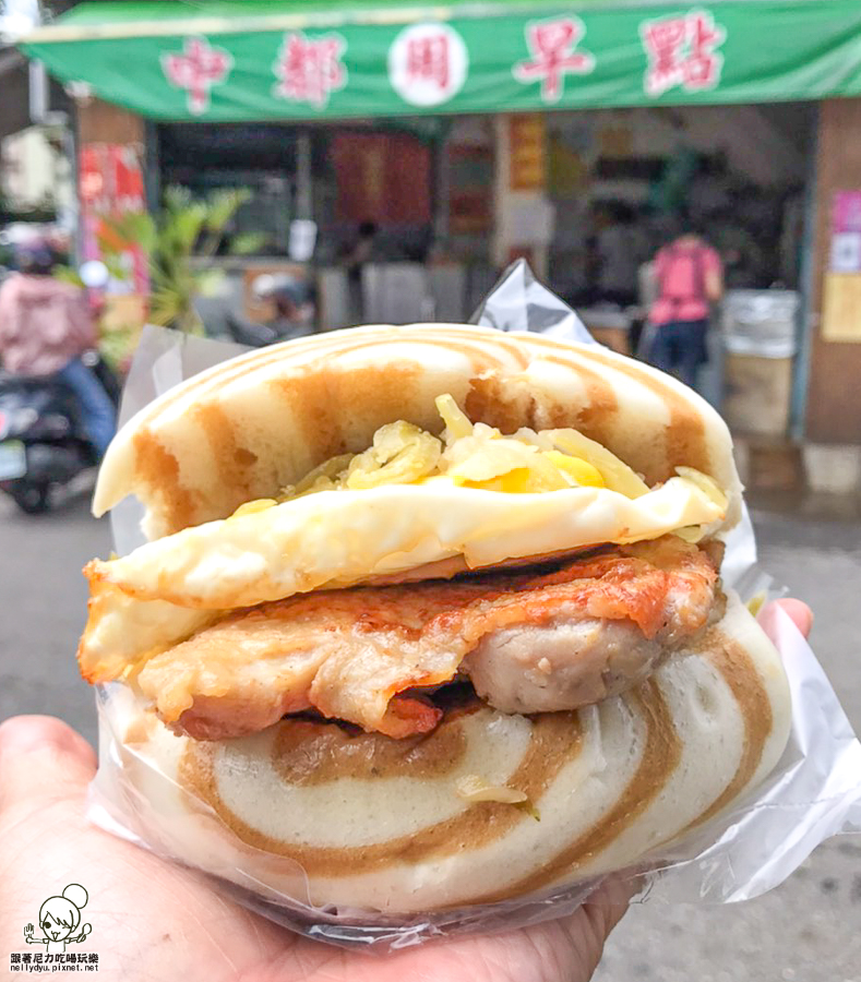 中都周早點 早餐 在地美食 小吃 必吃 早餐 澎派 滷肉蛋餅 高雄美食