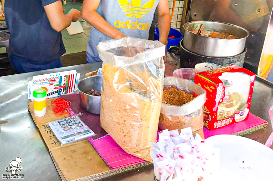 黃家米糕 滷肉飯 四神湯 國民市場 高雄美食 小吃 路邊湯 好吃 夠味 老字號 老店 