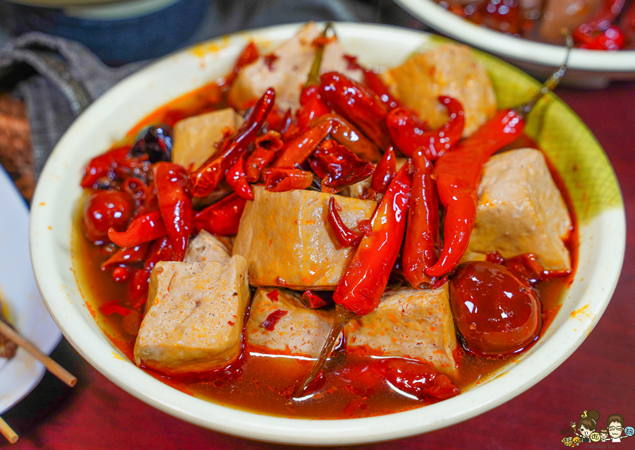 五旗麻辣燙 岡山美食 麻辣鴨血 麻辣滷味 滷味 串串 麻辣串串 必吃 好吃 夠味 獨門 秘製