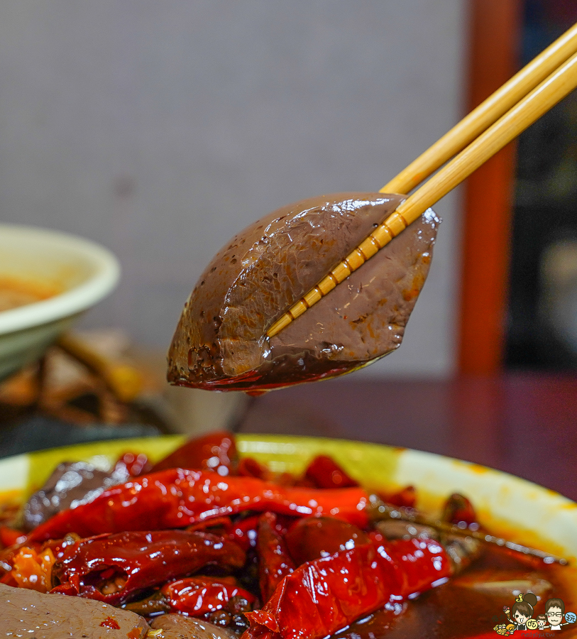 五旗麻辣燙 岡山美食 麻辣鴨血 麻辣滷味 滷味 串串 麻辣串串 必吃 好吃 夠味 獨門 秘製