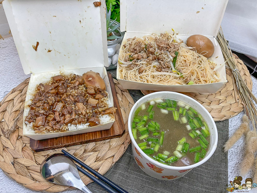 55年老店豬血湯 老店 老字號 豬血湯 米粉 肉燥 高雄肉燥飯 高雄美食