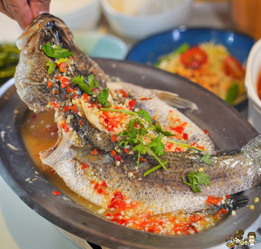 高雄泰式料理 正宗 月亮蝦餅 泰國菜色 海鮮 壽星 節慶 聚餐 高雄美食