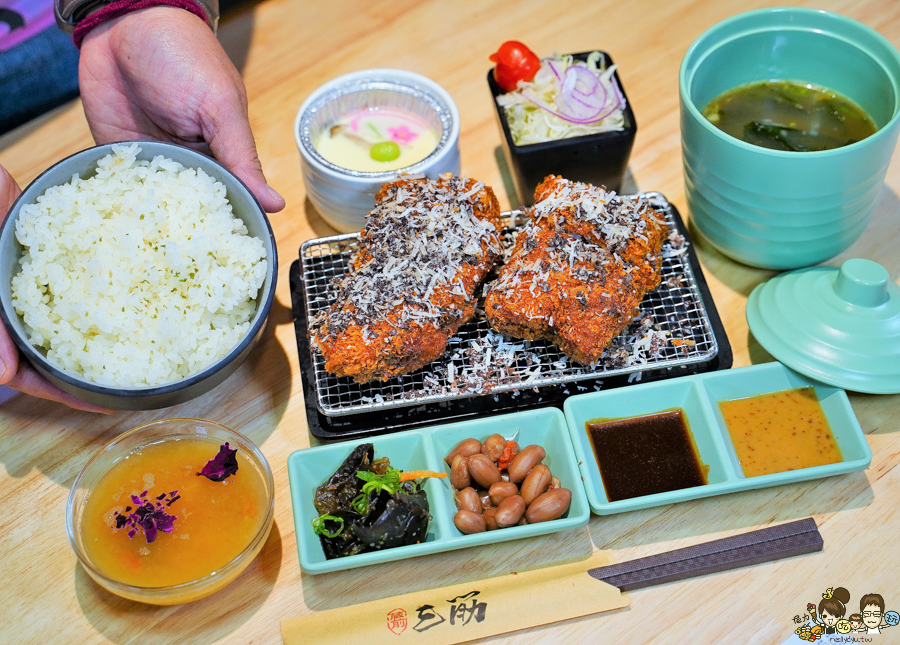 高雄豬排 炸豬排 好吃豬排 榴槤豬排 日式 定食 套餐 CP值 免費續 高雄美食