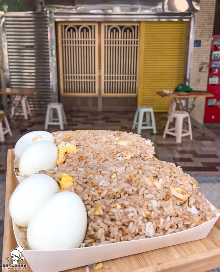 炒飯 楠梓炒飯 無名炒飯 銅板美食 必吃 高雄美食 炒飯山 必吃 夠味 澎派