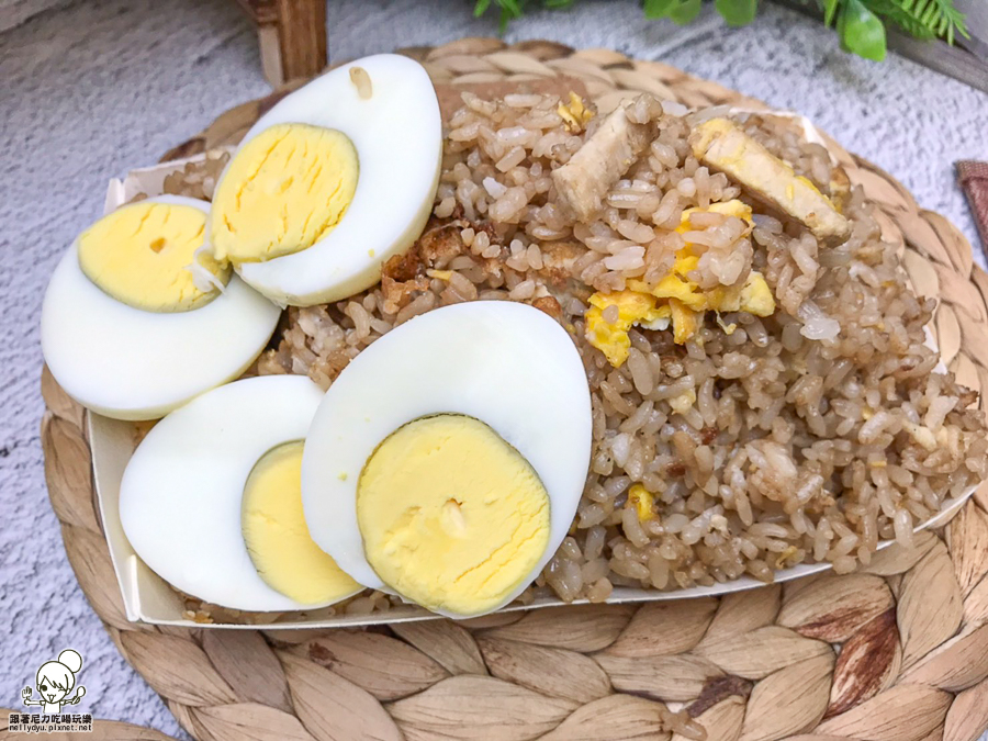 炒飯 楠梓炒飯 無名炒飯 銅板美食 必吃 高雄美食 炒飯山 必吃 夠味 澎派