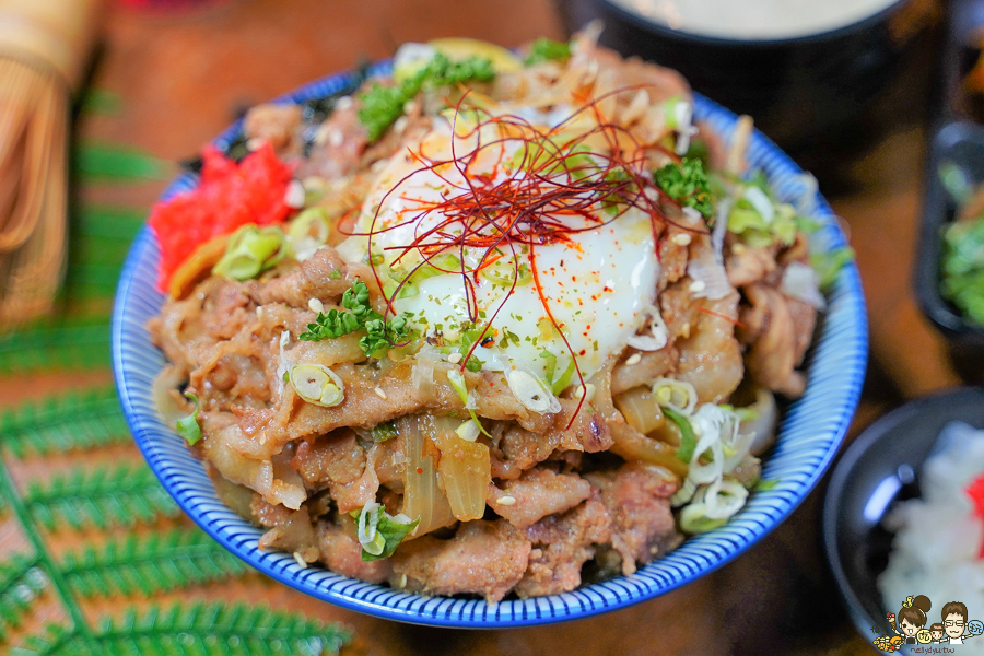 金福 金福商店 丼飯 蓋飯 咖哩 炸物 高雄美食 必朝聖