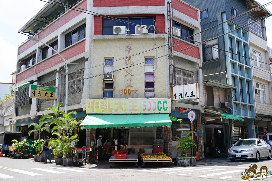 秋林牛乳大王 剉冰 屏東老店 屏東美食 屏東必吃 老字號 三明治冰淇淋