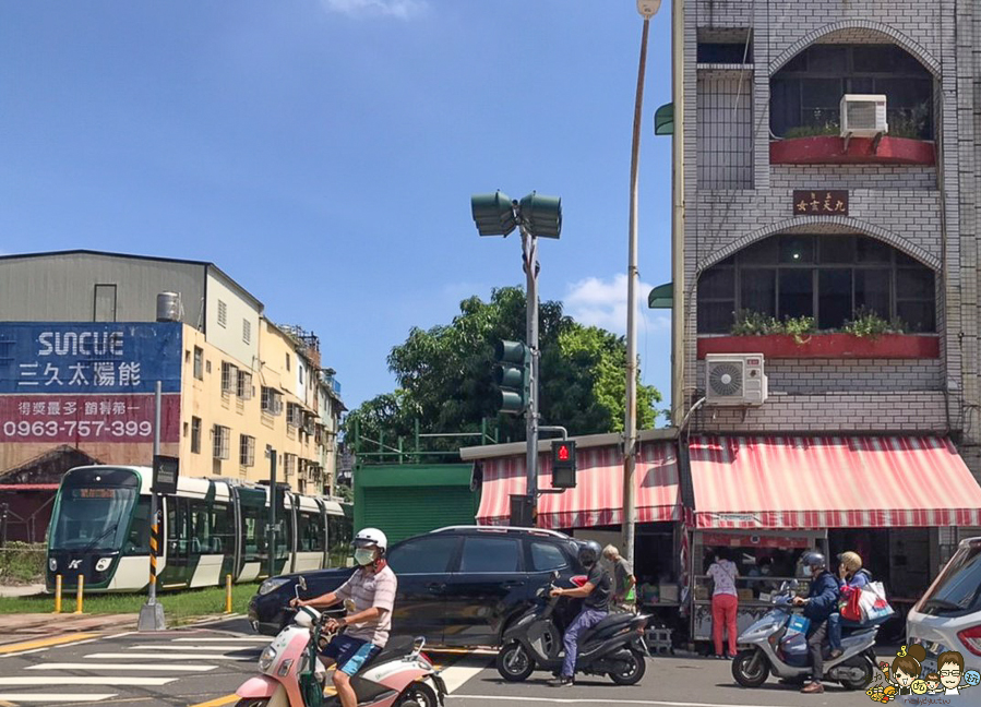 鹽埕美食 在地美食 必吃 好吃 老字號 老店 肉粽 粽子 南部粽 碗粿