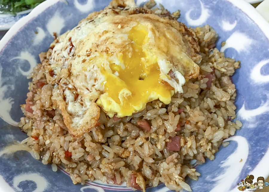 阿雪小吃部 熱炒 炒飯 豬肉湯 哈瑪星 高雄美食 小吃 學生推薦