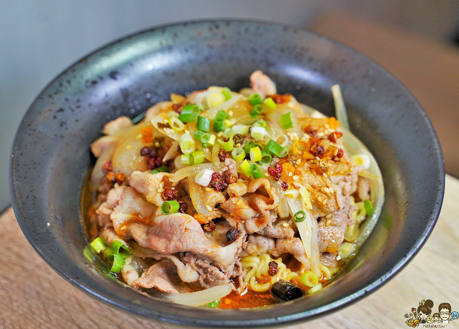 高雄美食 滷肉飯 家常料理 巷弄 必追 好吃 新鮮 手路菜 經典台式 麻辣豆腐