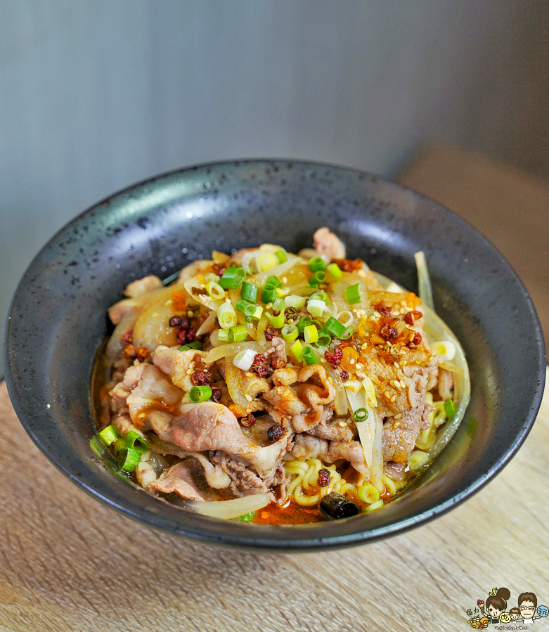 高雄美食 滷肉飯 家常料理 巷弄 必追 好吃 新鮮 手路菜 經典台式 麻辣豆腐