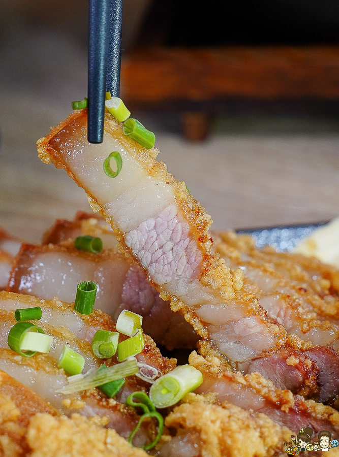 高雄美食 滷肉飯 家常料理 巷弄 必追 好吃 新鮮 手路菜 經典台式 麻辣豆腐