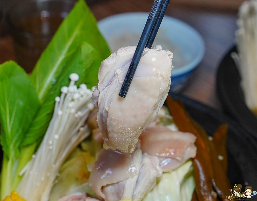 台式火鍋 石頭火鍋 雞鍋 乾鍋美食 伙鍋 必追 家庭聚餐 鼎山美食