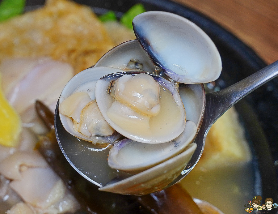 台式火鍋 石頭火鍋 雞鍋 乾鍋美食 伙鍋 必追 家庭聚餐 鼎山美食