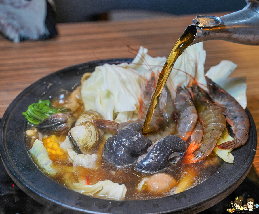 台式火鍋 石頭火鍋 雞鍋 乾鍋美食 伙鍋 必追 家庭聚餐 鼎山美食